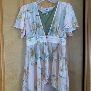Daytrip top with green cami
